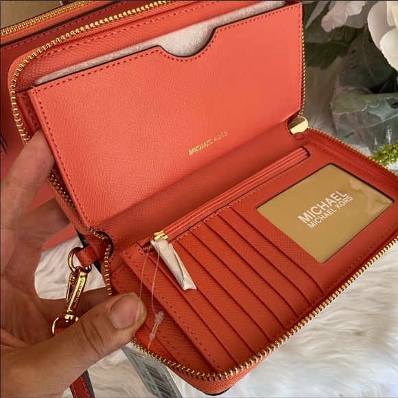 Michael Kors jet set voyager shoulder tote &wallet - Picture 12 of 15